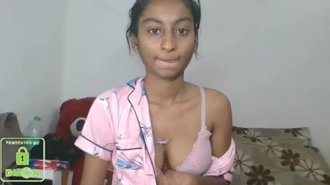 Snapshot of the_right_girl chatting on January 17, 5:11 am Suzan Sexy online show from January 17, 5:11 am