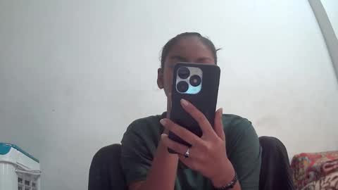 Snapshot of the_right_girl chatting on December 3, 3:47 am Suzan Sexy online show from December 3, 3:47 am