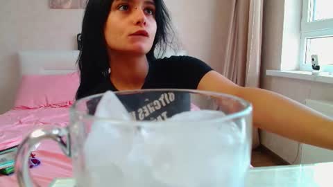 Snapshot of the_slutty_fox chatting on June 23, 8:23 am the_slutty_fox online show from June 23, 8:23 am