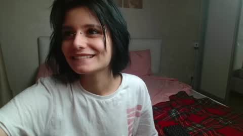 Snapshot of the_slutty_fox chatting on July 7, 8:57 pm the_slutty_fox online show from July 7, 8:57 pm