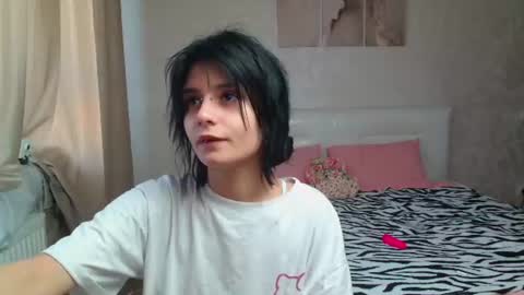 Snapshot of the_slutty_fox chatting on August 1, 11:20 am the_slutty_fox online show from August 1, 11:20 am