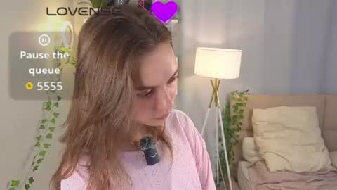 Snapshot of the_truewoman_show chatting on June 11, 3:15 am My name is Cynthia and Im very happy to see you in my sweet room online show from June 11, 3:15 am