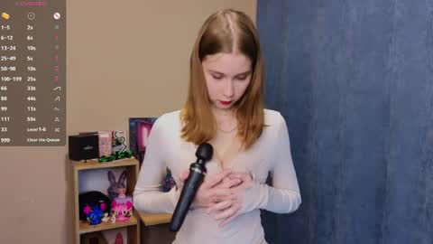 Vicky online show from May 4, 3:52 pm