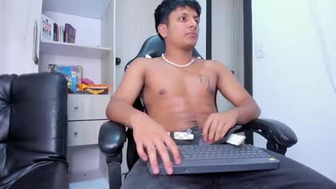 Danny online show from December 2, 5:13 am