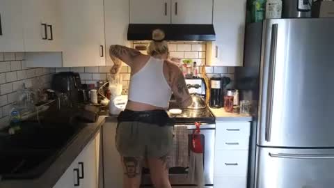 theauroramae -  online show from June 15, 6:21 pm