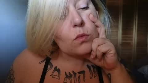 Snapshot of theauroramae chatting on June 18, 3:49 pm theauroramae - online show from June 18, 3:49 pm