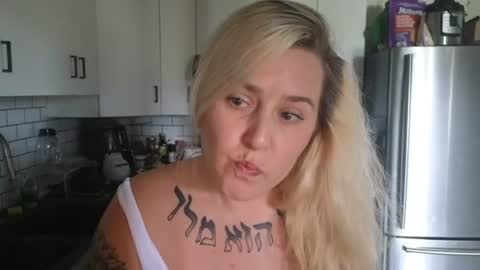 Snapshot of theauroramae chatting on June 26, 8:46 pm theauroramae - online show from June 26, 8:46 pm