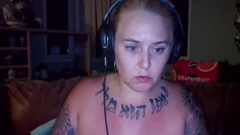 Snapshot of theauroramae chatting on July 7, 6:47 am theauroramae - online show from July 7, 6:47 am