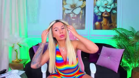 Snapshot of thebaewatch chatting on September 21, 4:03 am BaeWatch online show from September 21, 4:03 am