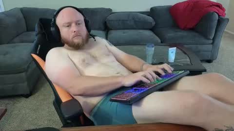 Snapshot of theballboy chatting on October 16, 6:42 pm theballboy online show from October 16, 6:42 pm