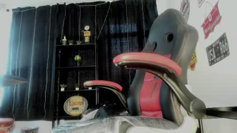Snapshot of thebeastmaster_ chatting on June 15, 1:24 pm the beast master online show from June 15, 1:24 pm