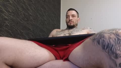 Snapshot of thebestmuscles chatting on January 12, 7:42 pm John online show from January 12, 7:42 pm
