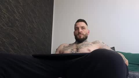 Snapshot of thebestmuscles chatting on March 5, 2:23 pm John online show from March 5, 2:23 pm