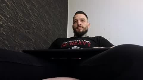 Snapshot of thebestmuscles chatting on March 12, 6:18 am John online show from March 12, 6:18 am