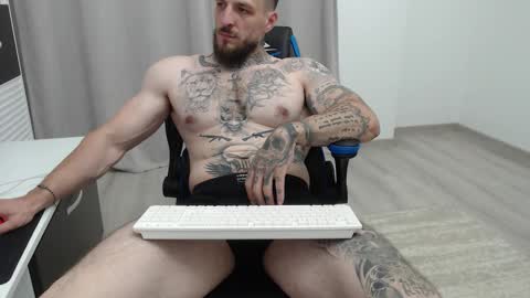 Snapshot of thebestmuscles chatting on September 11, 7:25 pm John online show from September 11, 7:25 pm