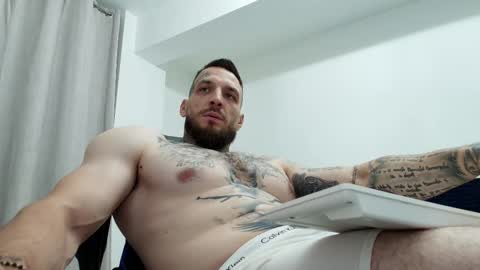 Snapshot of thebestmuscles chatting on September 21, 6:20 pm John online show from September 21, 6:20 pm
