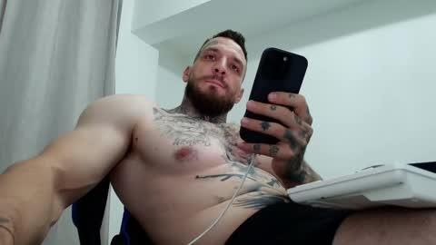 Snapshot of thebestmuscles chatting on September 22, 8:22 pm John online show from September 22, 8:22 pm