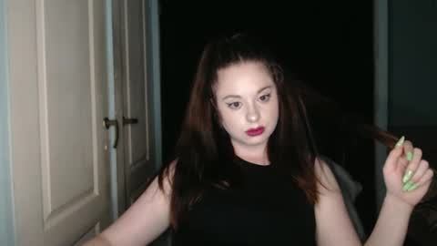 Snapshot of theblackdiamond194588 chatting on June 9, 6:19 pm raissa online show from June 9, 6:19 pm