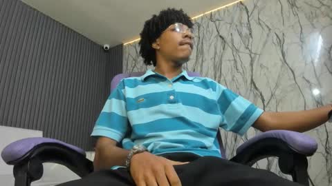 Snapshot of theblackflavor chatting on June 5, 1:17 pm Flavor online show from June 5, 1:17 pm