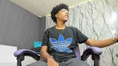 Snapshot of theblackflavor chatting on June 11, 1:42 pm Flavor online show from June 11, 1:42 pm
