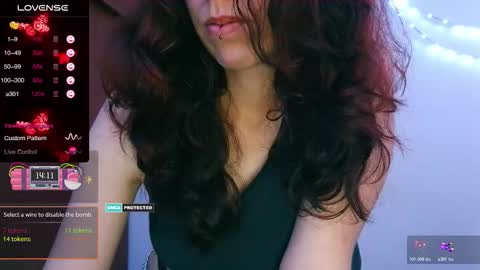 Snapshot of thecherry_paulette chatting on October 21, 9:59 pm Paulette online show from October 21, 9:59 pm