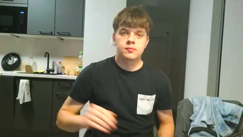 thecuteguy144949 online show from October 31, 3:57 pm