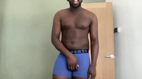 Snapshot of thedarktouch chatting on August 8, 12:29 pm TheDarkTouch online show from August 8, 12:29 pm