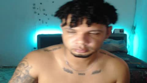Snapshot of thedav1d04 chatting on May 21, 8:49 pm thedav1d04 online show from May 21, 8:49 pm
