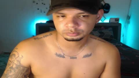 Snapshot of thedav1d04 chatting on May 25, 6:47 pm thedav1d04 online show from May 25, 6:47 pm