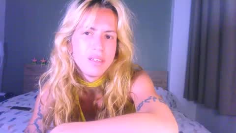 Snapshot of thedollxxxperience chatting on May 7, 7:41 pm Yolanda online show from May 7, 7:41 pm