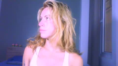 Snapshot of thedollxxxperience chatting on May 28, 1:58 am Yolanda online show from May 28, 1:58 am