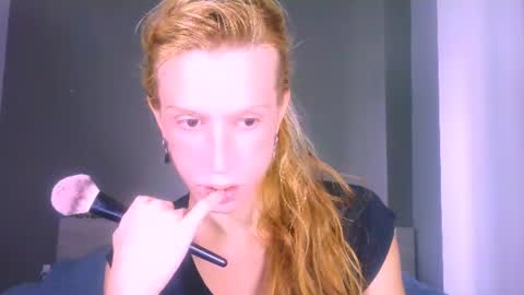 Snapshot of thedollxxxperience chatting on June 20, 4:26 am Yolanda online show from June 20, 4:26 am