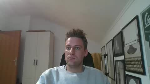 Snapshot of thedon2123 chatting on December 1, 6:30 pm thedon2123 online show from December 1, 6:30 pm