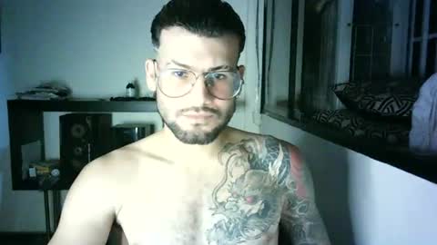 Snapshot of thedragonboyxxx chatting on July 4, 4:40 am thedragonboyxxx online show from July 4, 4:40 am