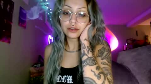 Snapshot of theeking_venus chatting on November 13, 4:55 am KIng Venus online show from November 13, 4:55 am