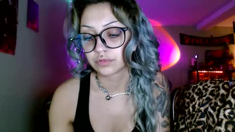 Snapshot of theeking_venus chatting on December 1, 4:17 am KIng Venus online show from December 1, 4:17 am