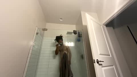 Snapshot of theekingcapo chatting on December 15, 1:57 am king capo thee online show from December 15, 1:57 am