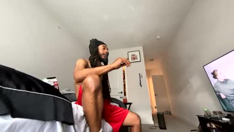 Snapshot of theekingcapo chatting on January 1, 7:43 pm king capo thee online show from January 1, 7:43 pm