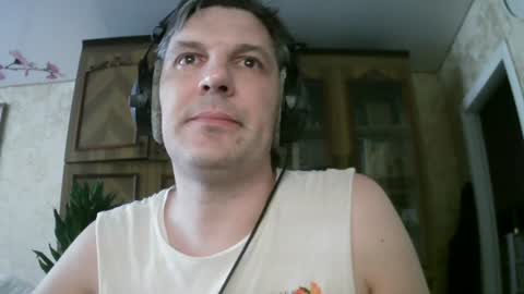 Snapshot of theemperoroftheuniverse chatting on July 19, 7:12 am The Emperor of the Universe online show from July 19, 7:12 am