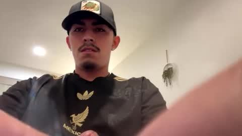 theglorious2002 online show from September 15, 4:12 am