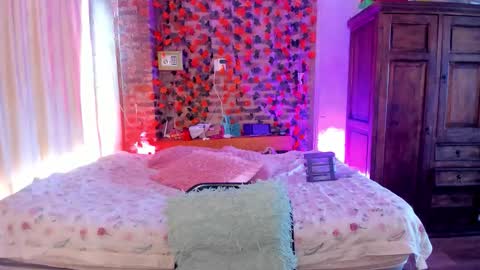 Goldie online show from November 9, 3:10 pm