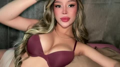 Elle  dont forget to folloW me and thumbs up online show from July 15, 6:51 am