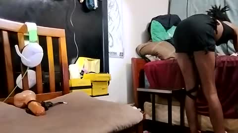 Snapshot of theguyss678 chatting on February 4, 8:49 pm Arching4Life online show from February 4, 8:49 pm