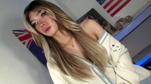 laisa online show from June 25, 11:37 am