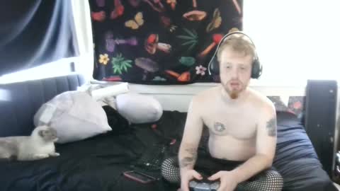 fuzzyfox online show from September 20, 6:09 pm