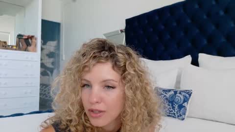 Snapshot of theislandgirl chatting on March 11, 8:59 pm Lily Marie online show from March 11, 8:59 pm