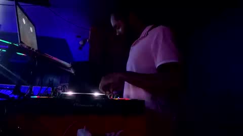 Snapshot of thejamaican101 chatting on September 19, 2:57 am Alex876 online show from September 19, 2:57 am