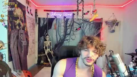 Snapshot of thejohnnystone chatting on October 27, 11:52 pm Johnny Stone online show from October 27, 11:52 pm