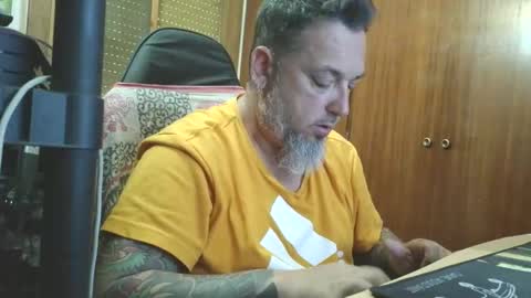 Snapshot of thekier chatting on February 27, 3:45 pm thekier online show from February 27, 3:45 pm