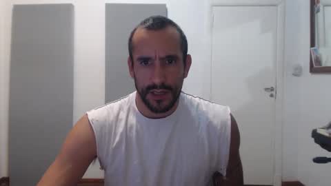 Snapshot of thekingofpains chatting on December 2, 2:53 am KINGOFPAINS online show from December 2, 2:53 am